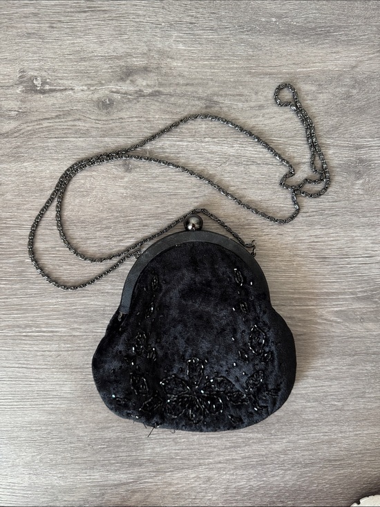 Handbags - Black Beaded Velvet Evening Kiss Lock Bag